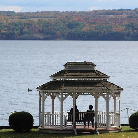 Plum Point Lodge Himrod Bagian luar foto