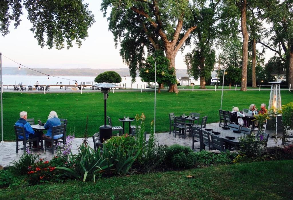 Plum Point Lodge Himrod Bagian luar foto
