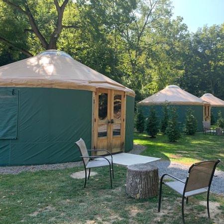 Plum Point Lodge Himrod Bagian luar foto